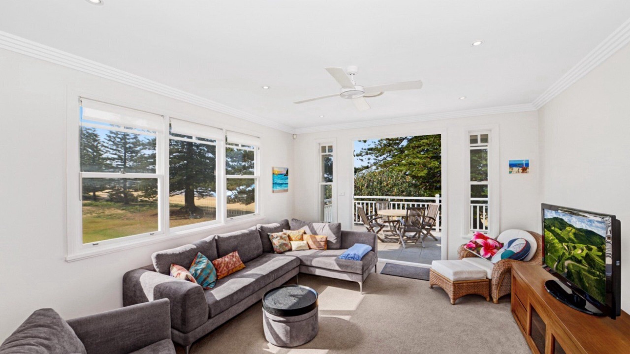 Photo of Livingroom in Avoca Beach