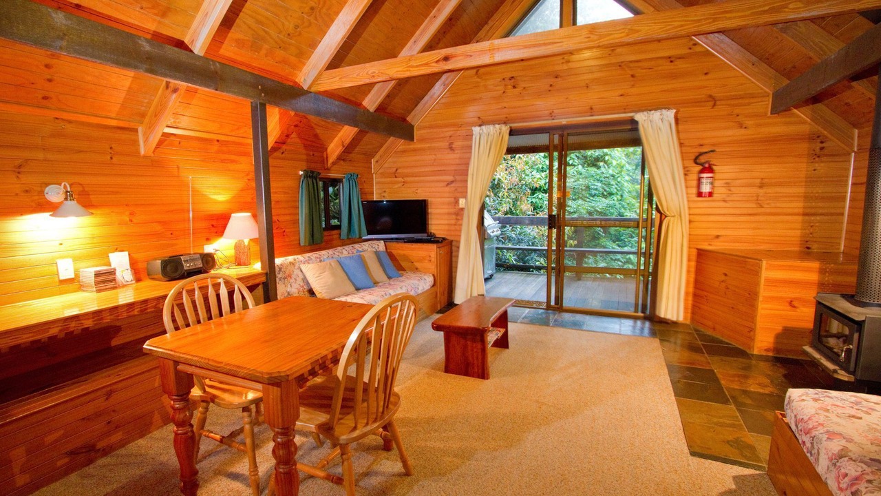 Photo of Livingroom in England Creek