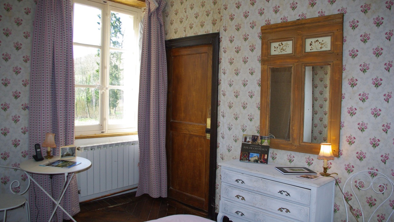 Photo of Bedroom in Bussy-la-Pesle