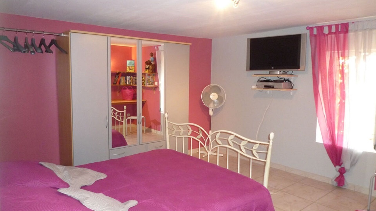 Photo of Bedroom in Serignan-du-Comtat