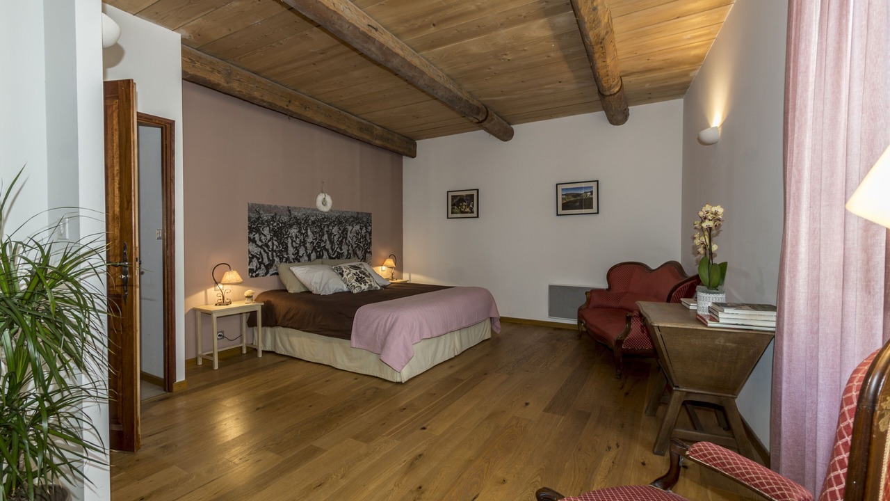 Photo of Bedroom in Montpeyroux