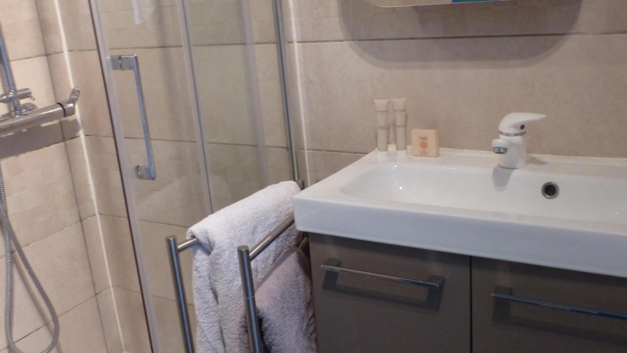 Photo of Bathroom in Celleneuve