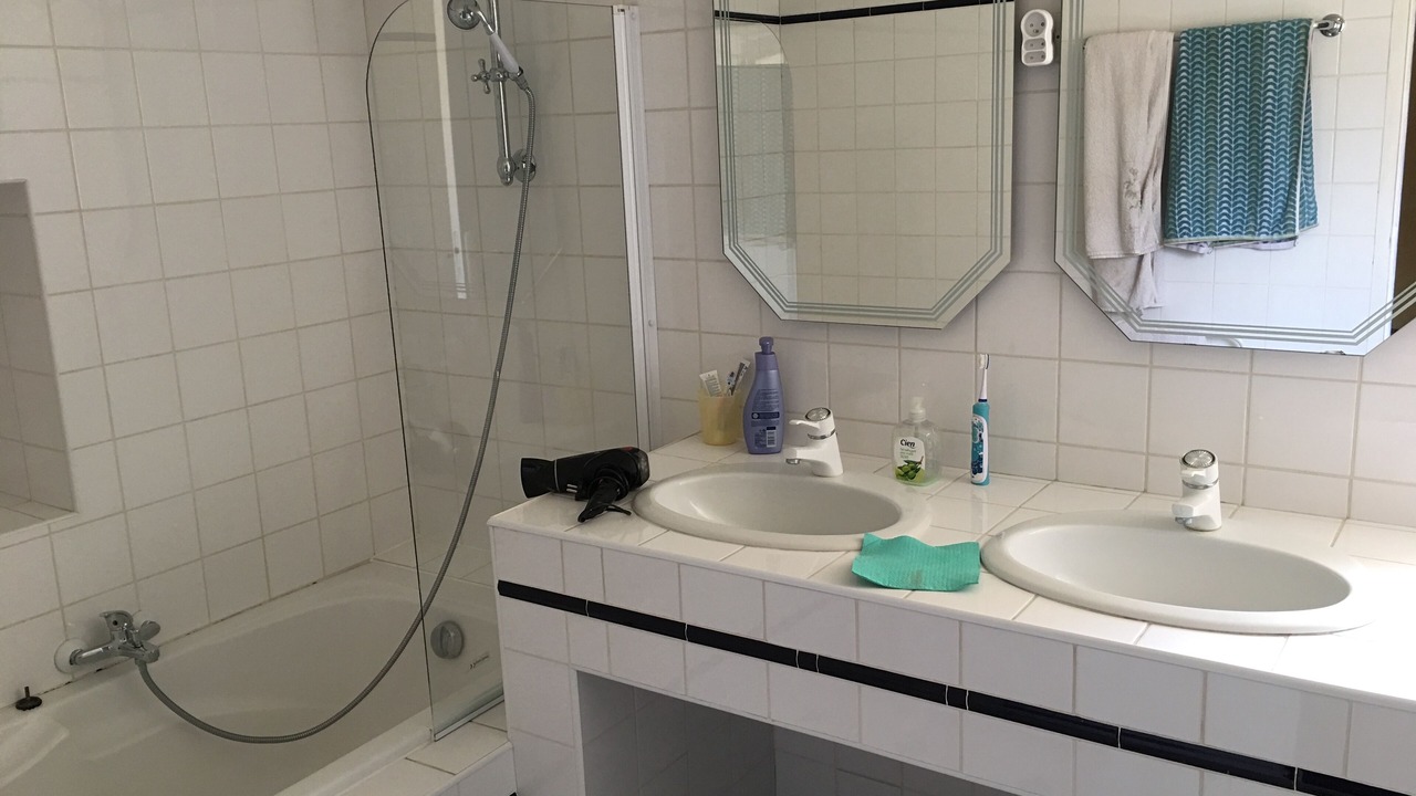 Photo of Bathroom in Puisserguier