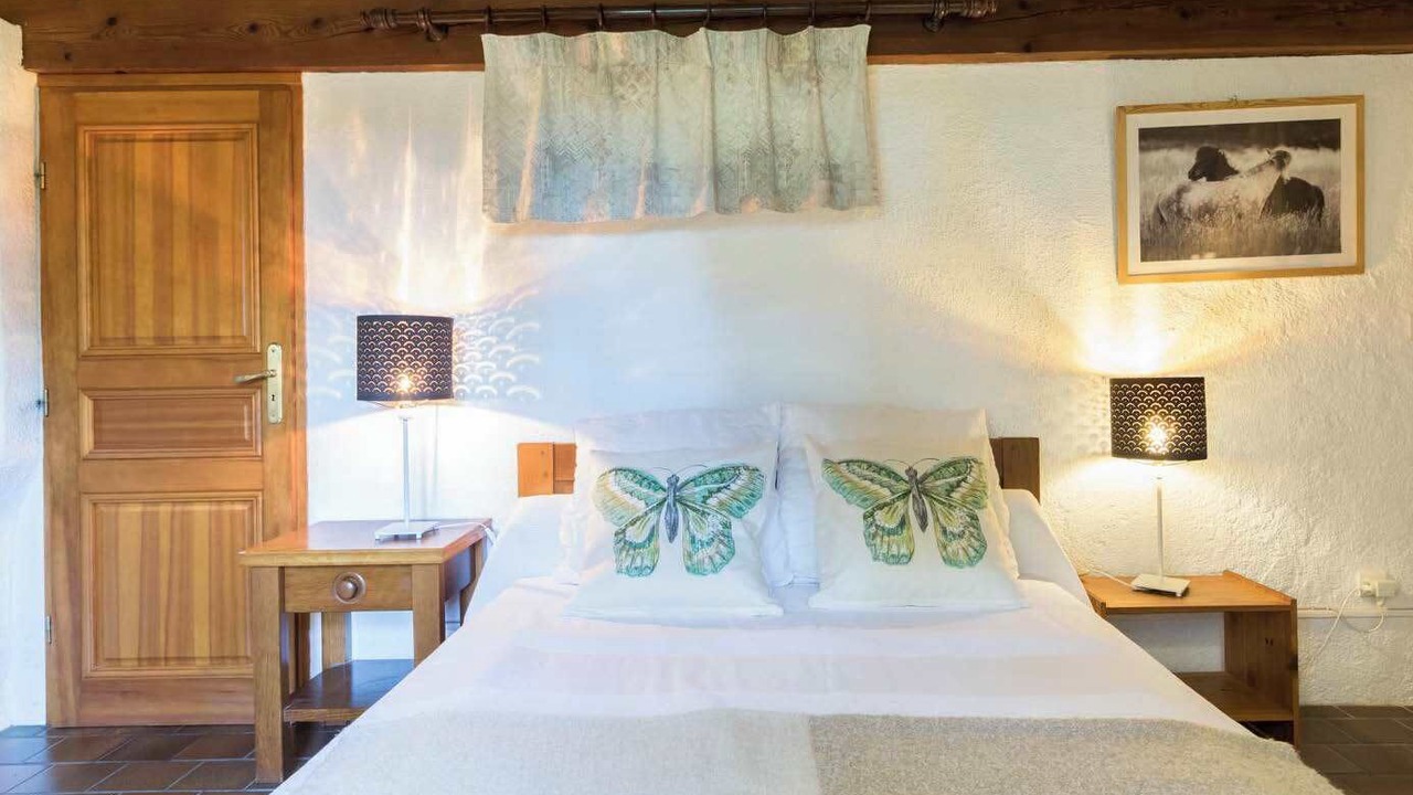 Photo of Bedroom in Caraman