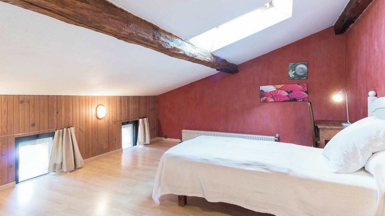 Photo of Bedroom in Caraman