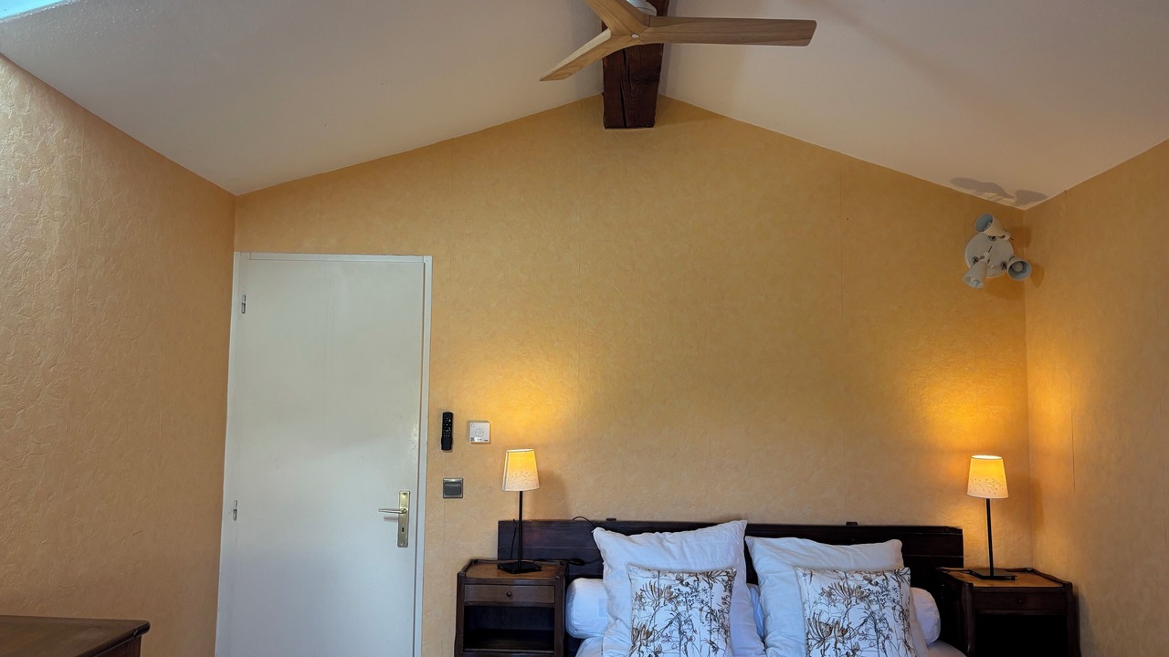 Photo of Bedroom in Caraman