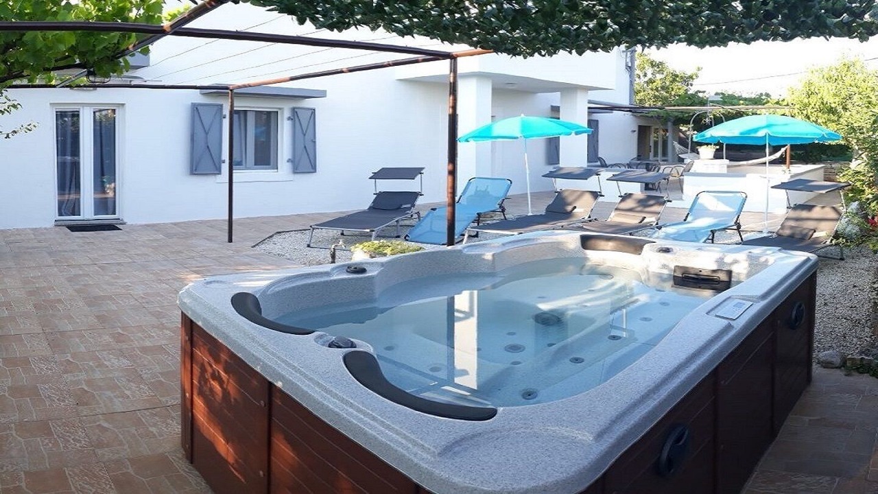 Photo of Patio Balcony in Gajana