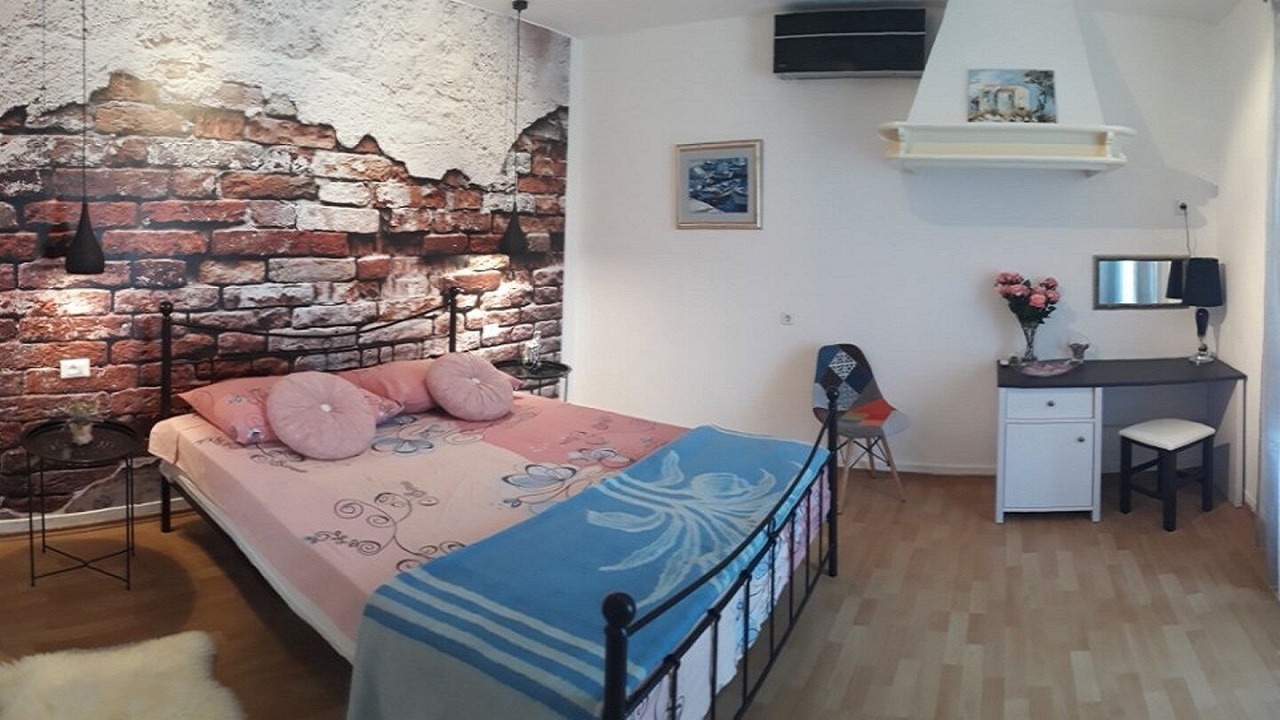 Photo of Bedroom in Gajana