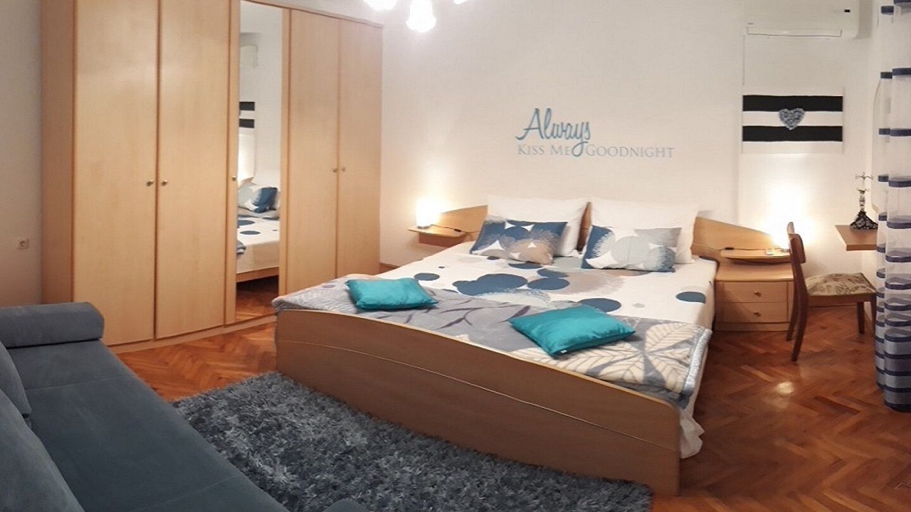 Photo of Bedroom in Gajana