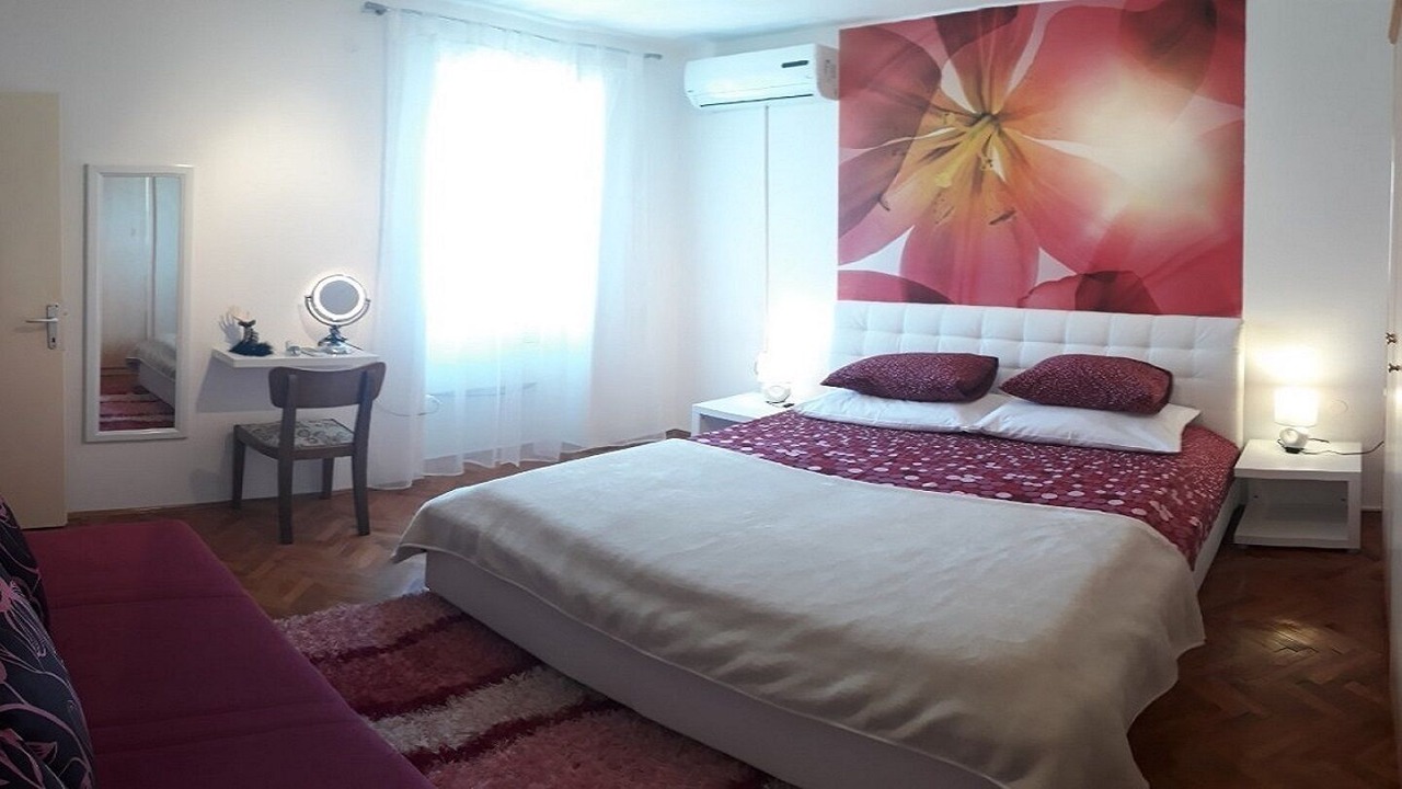 Photo of Bedroom in Gajana