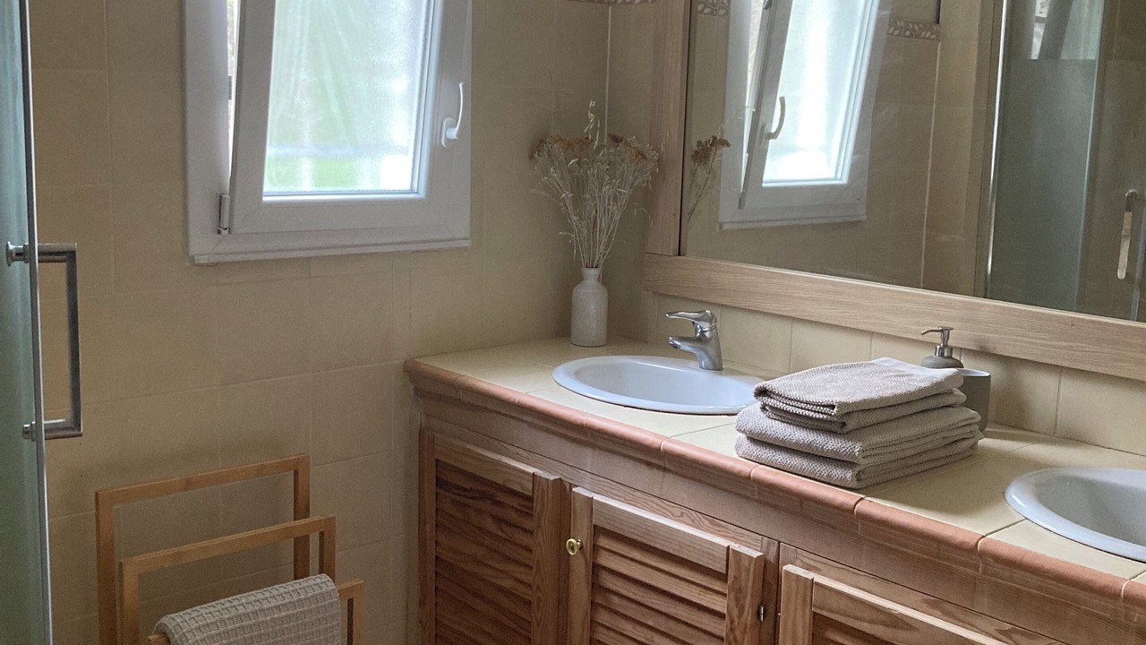 Photo of Bathroom in Graveson