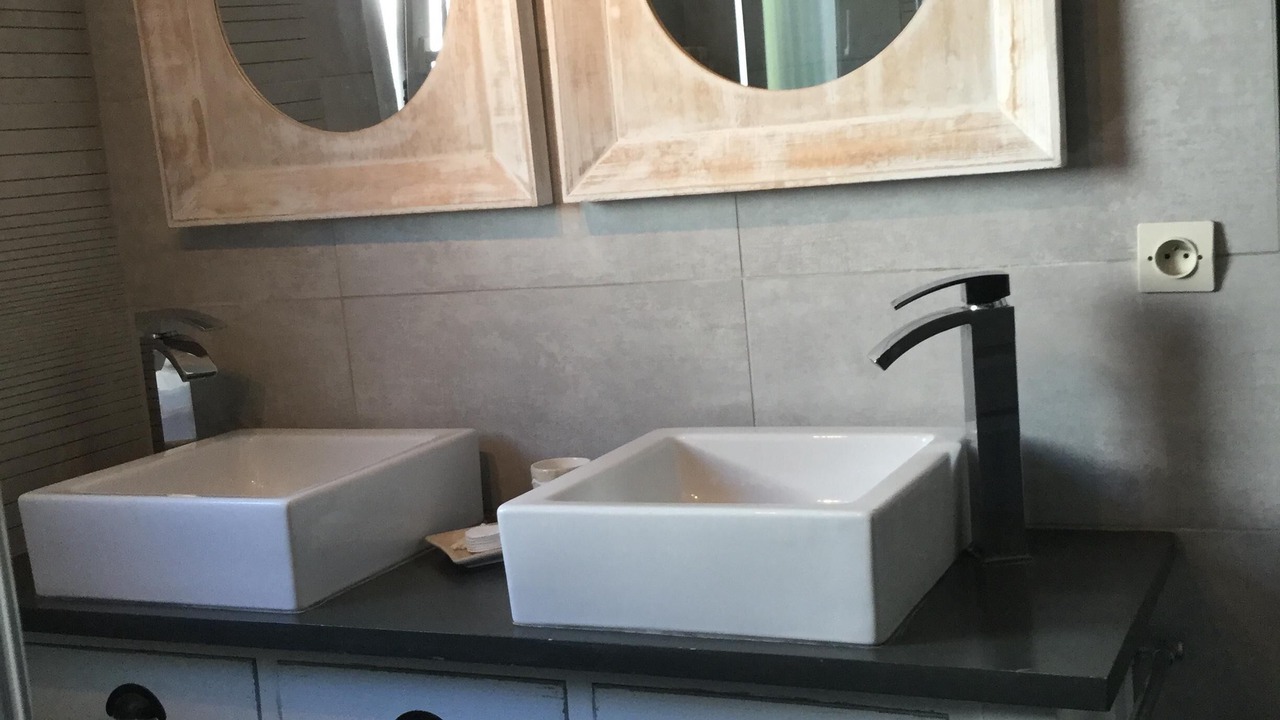 Photo of Bathroom in Puymoyen