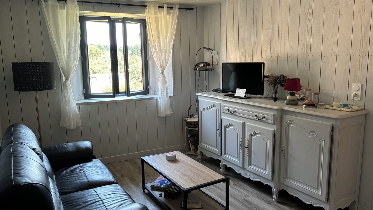 Photo of Livingroom in Saint-Julien-Puy-Laveze