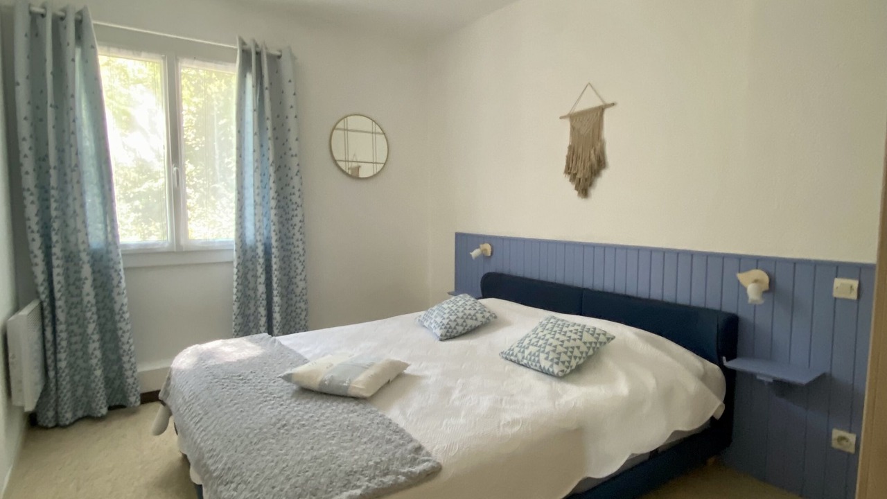 Photo of Bedroom in Salavas