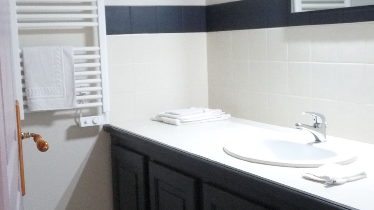 Photo of Bathroom in Chateau du Loir