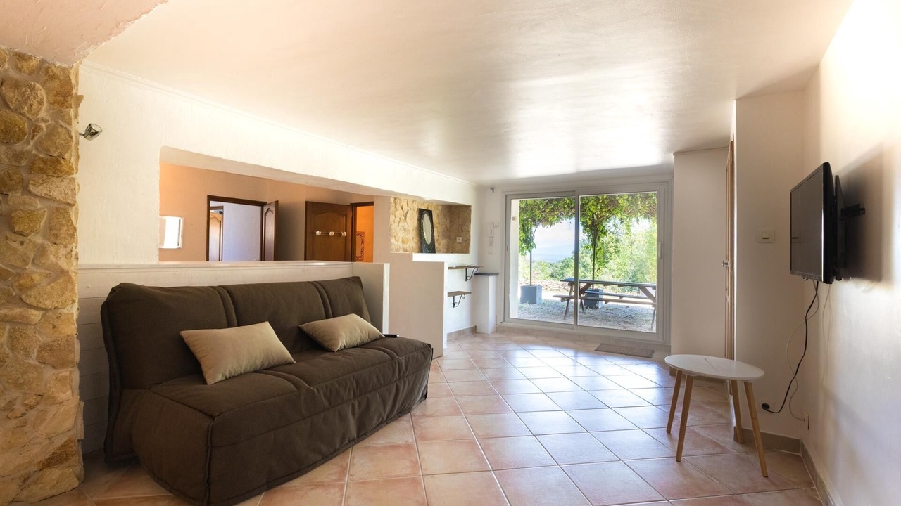 Photo of Livingroom in Bourg-Saint-Andeol