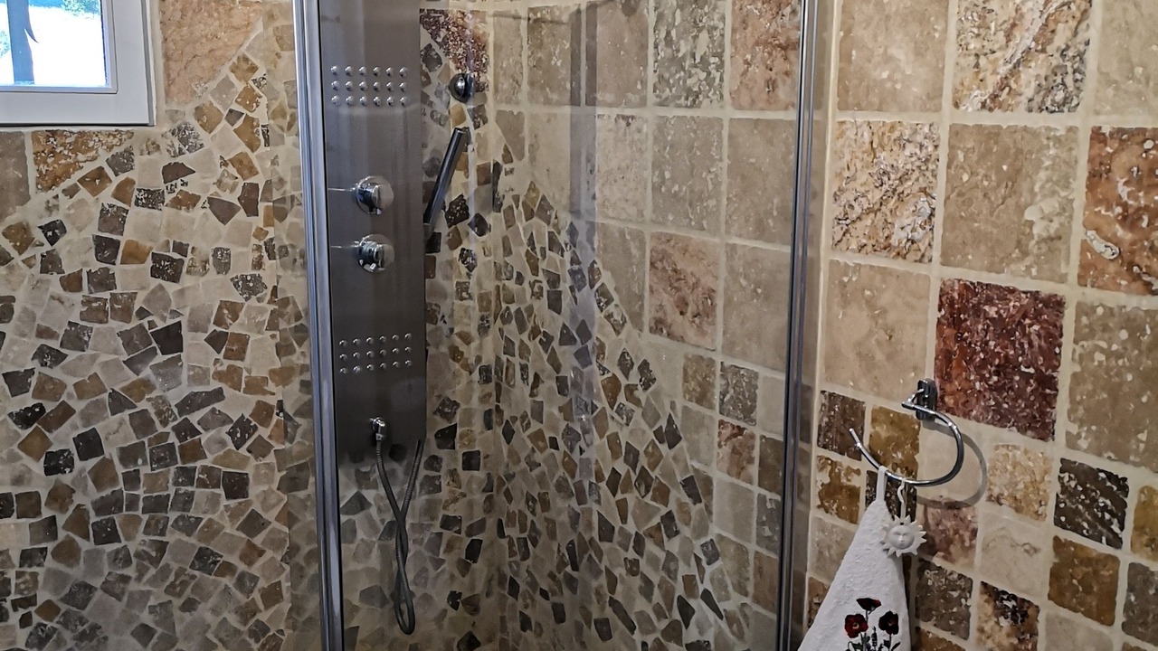 Photo of Bathroom in Ongles