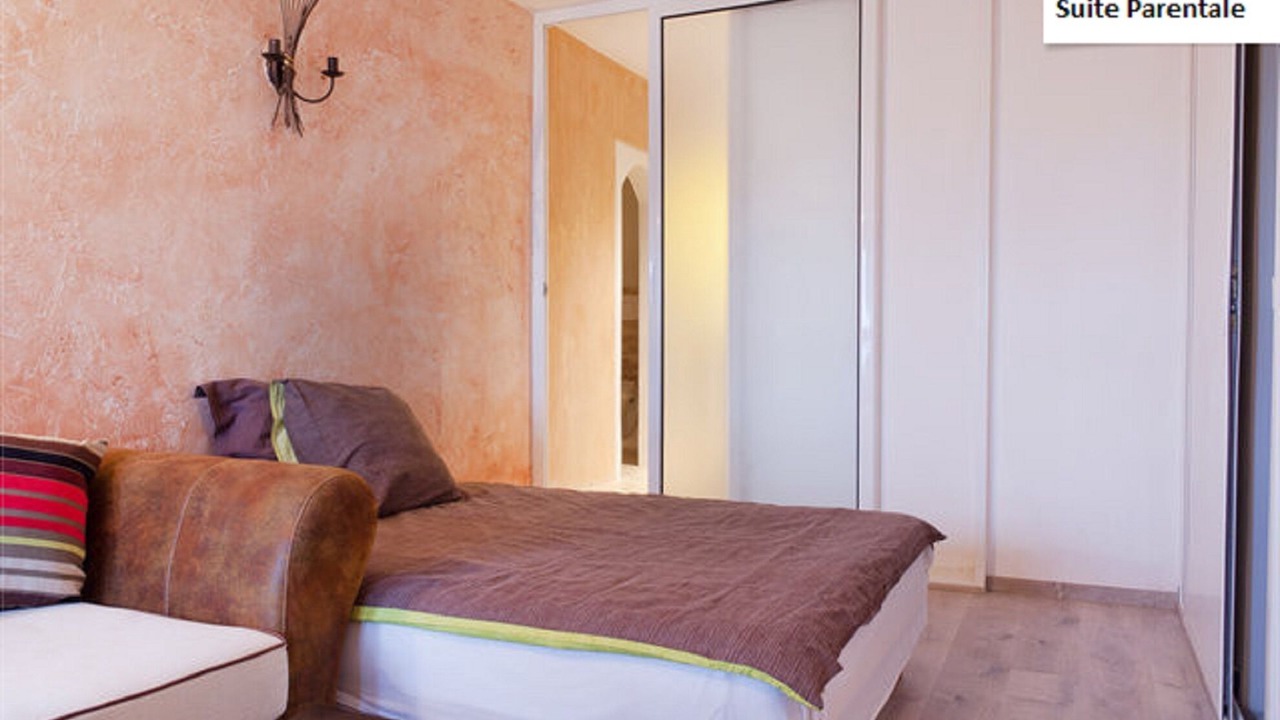 Photo of Bedroom in Grigny