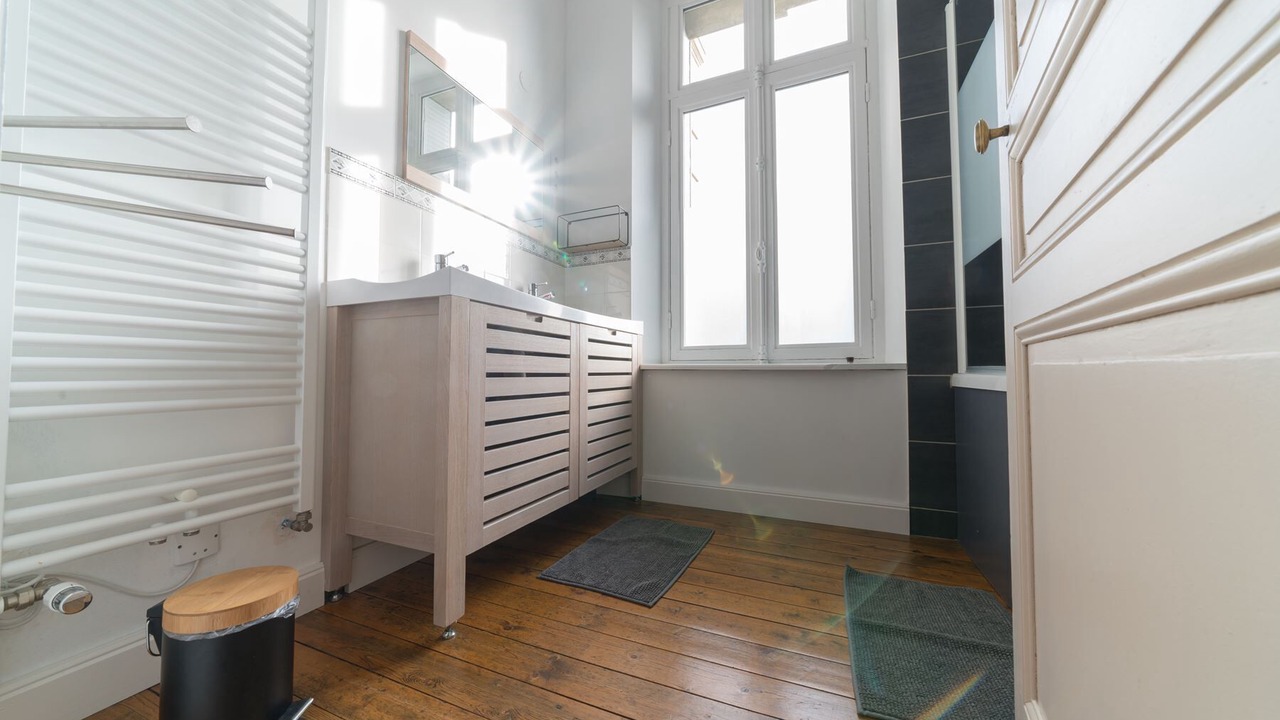 Photo of Bathroom in Neuville-sous-Montreuil