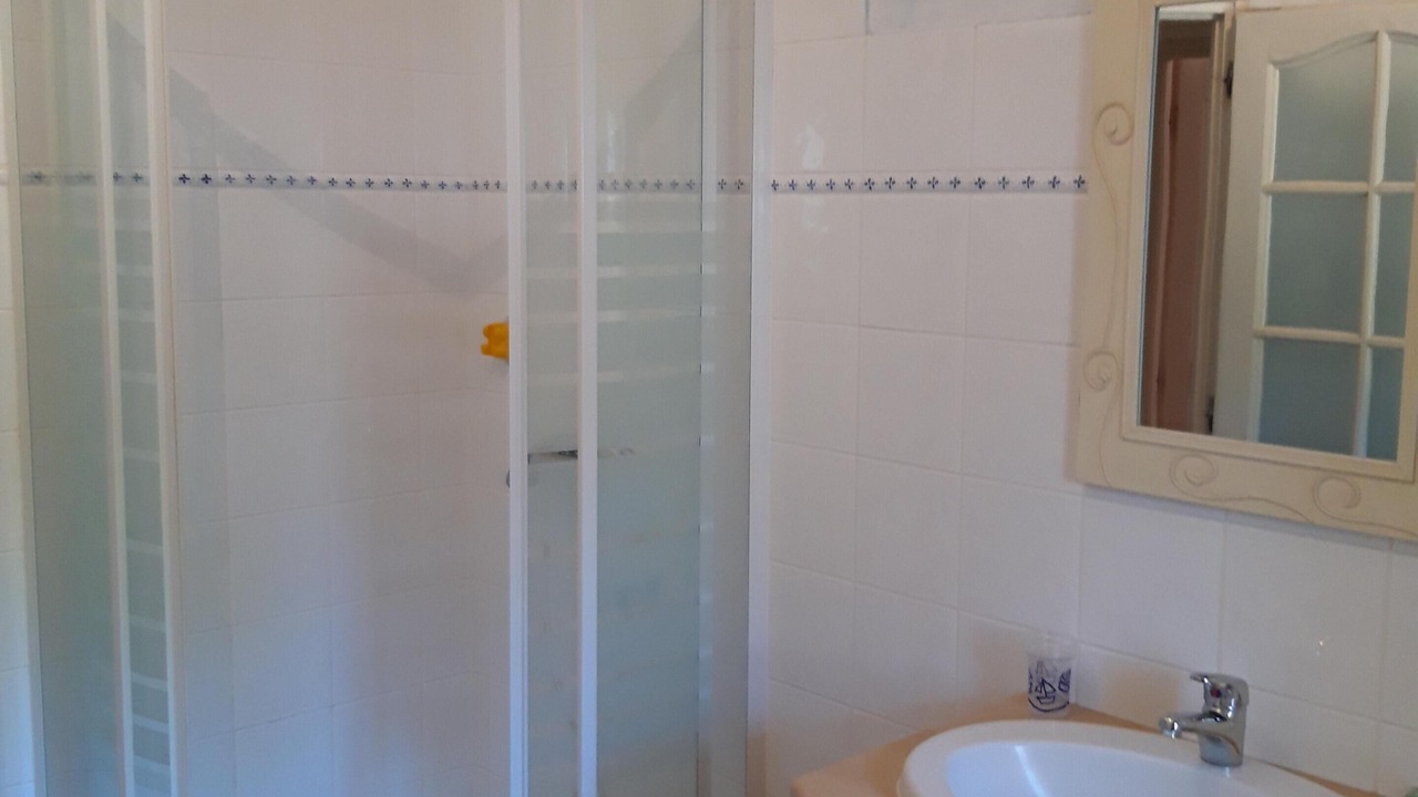 Photo of Bathroom in Caudebronde