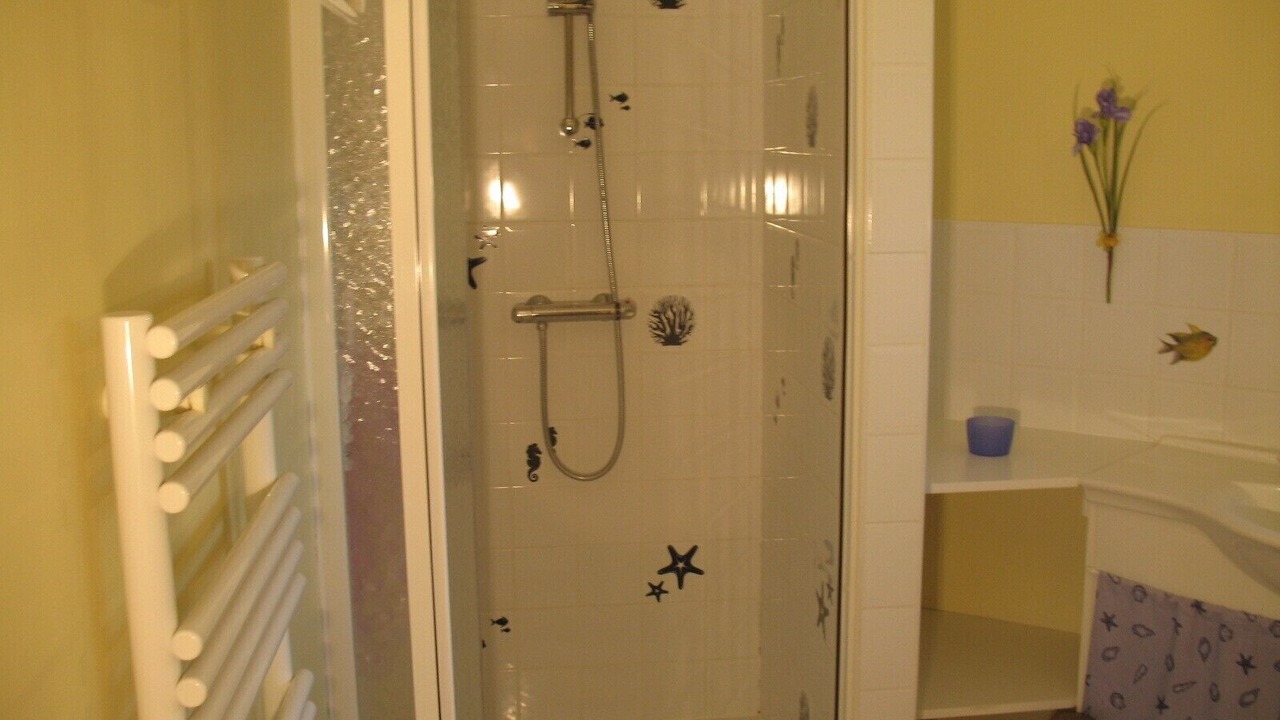Photo of Bathroom in Varneville-Bretteville