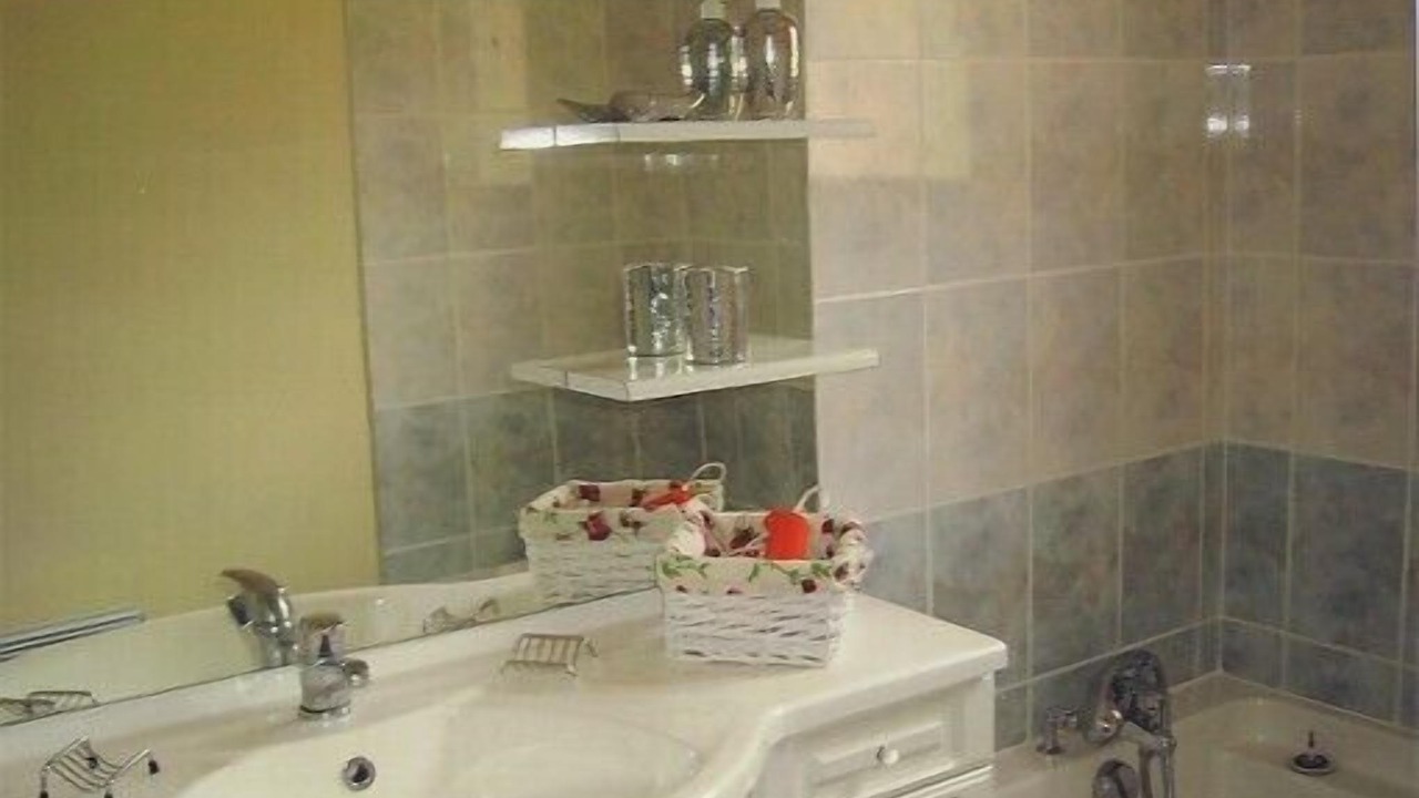 Photo of Bathroom in Lauzerte