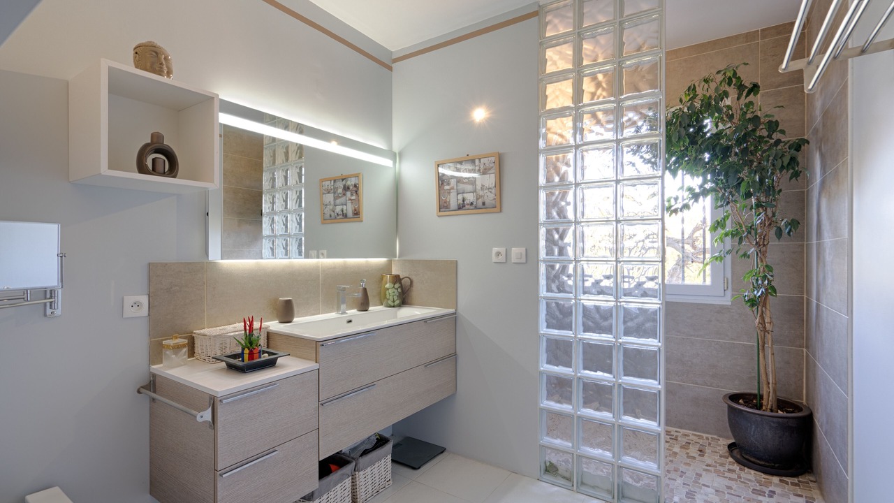 Photo of Bathroom in Saint-Drezery