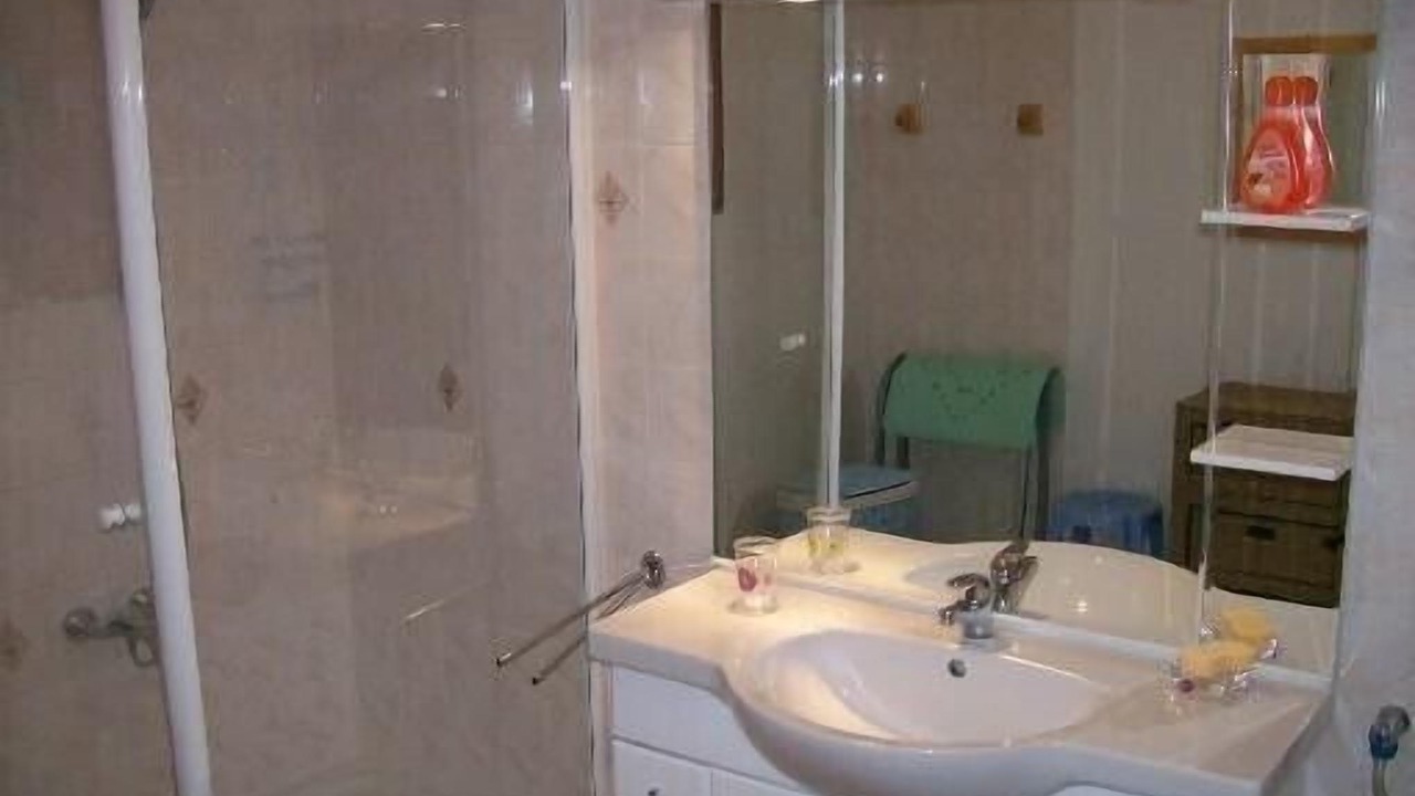 Photo of Bathroom in Ribaute-les-Tavernes