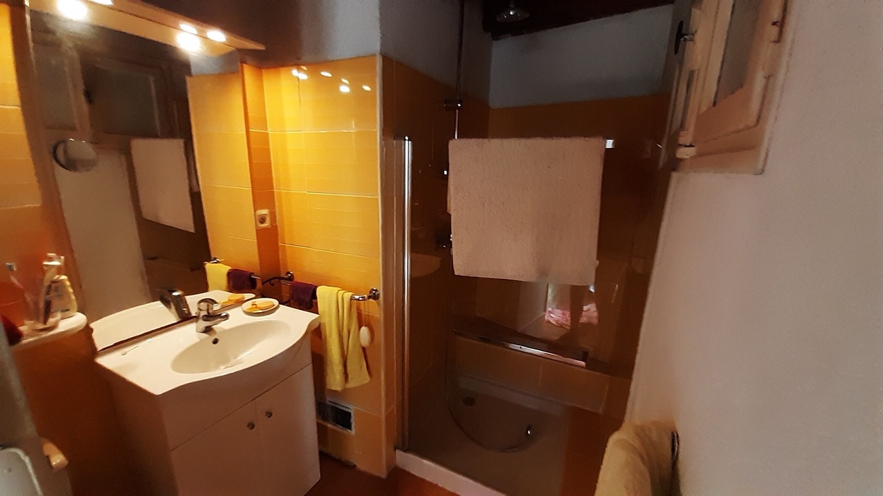 Photo of Bathroom in La Llagonne
