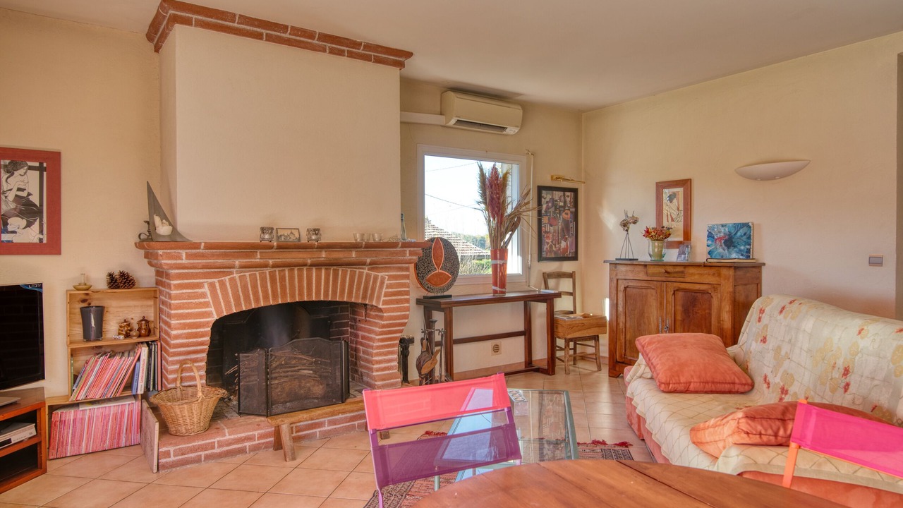 Photo of Livingroom in Monlaur-Bernet