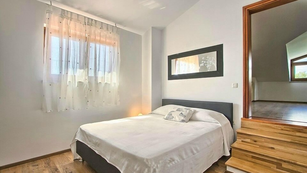 Photo of Bedroom in Sisan
