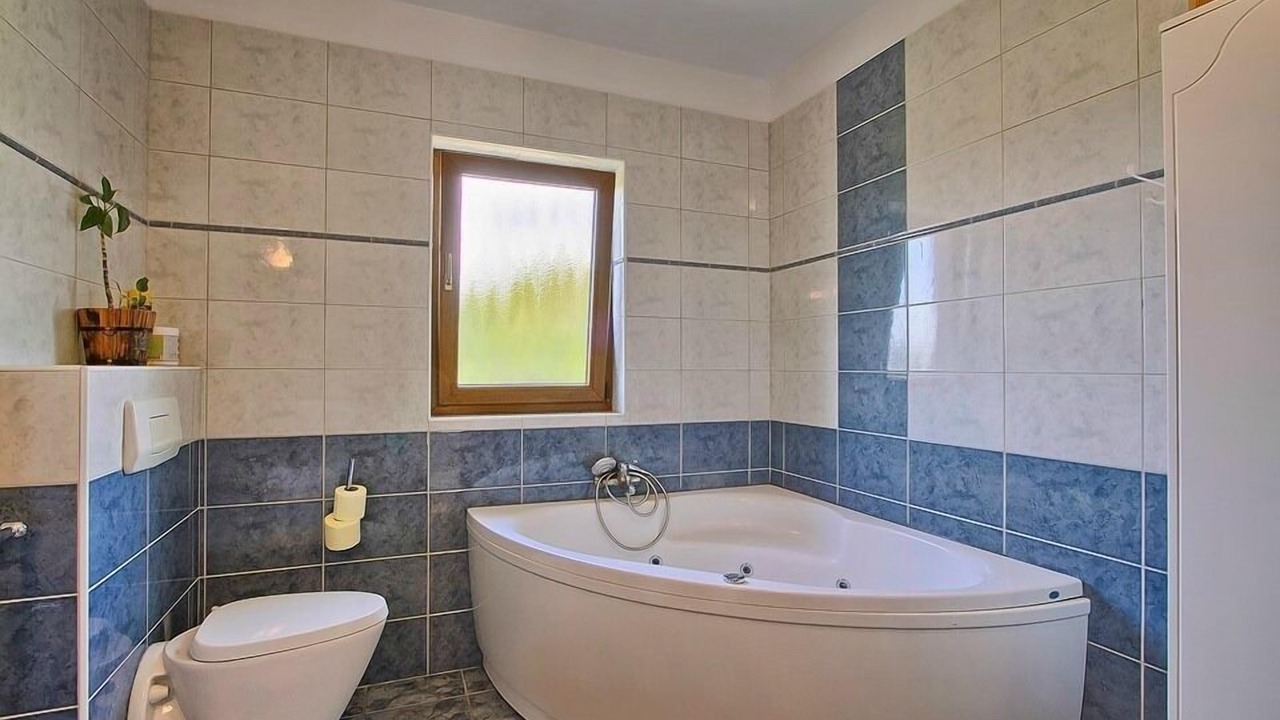 Photo of Bathroom in Sisan