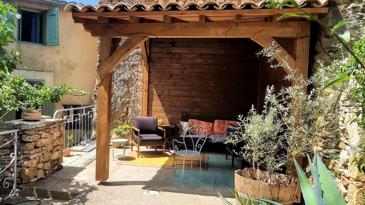 Photo of Patio Balcony in Puechabon