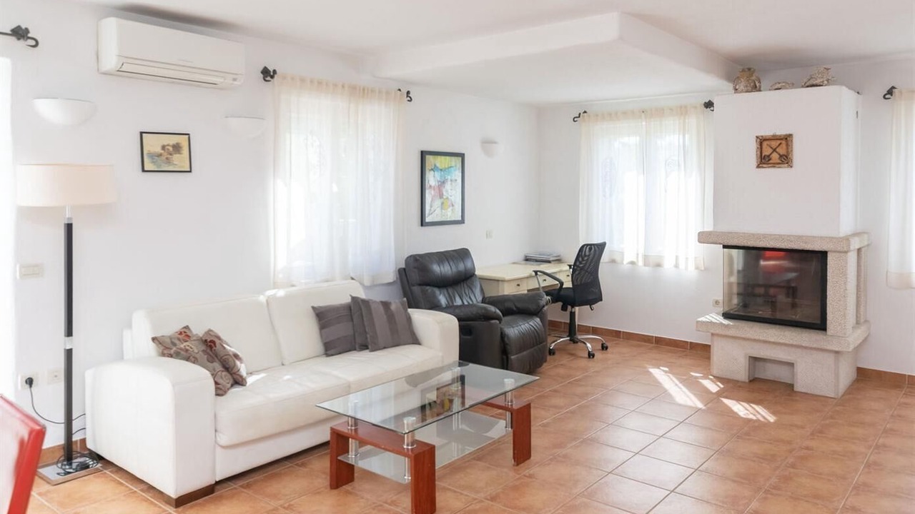 Photo of Livingroom in Mirce