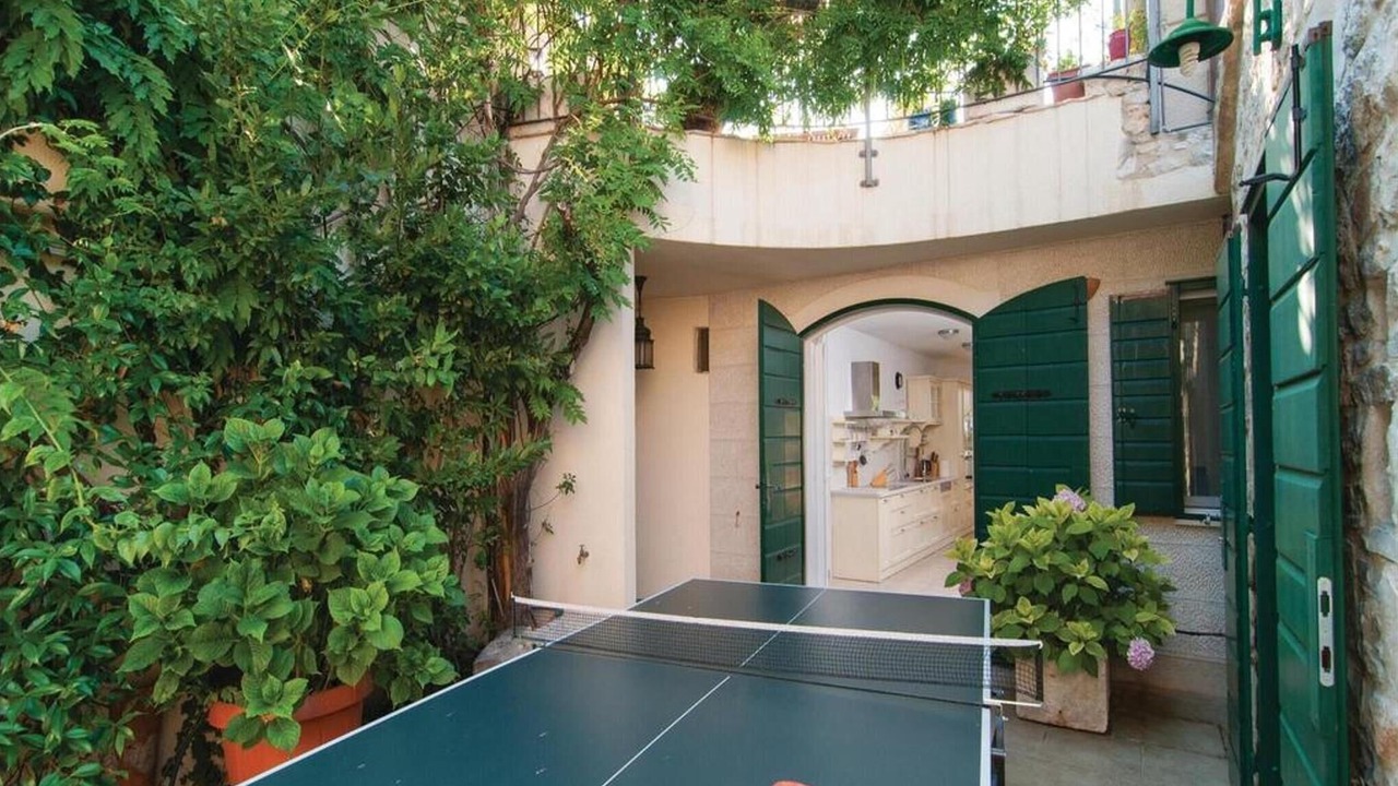 Photo of Outdoor in Mirce