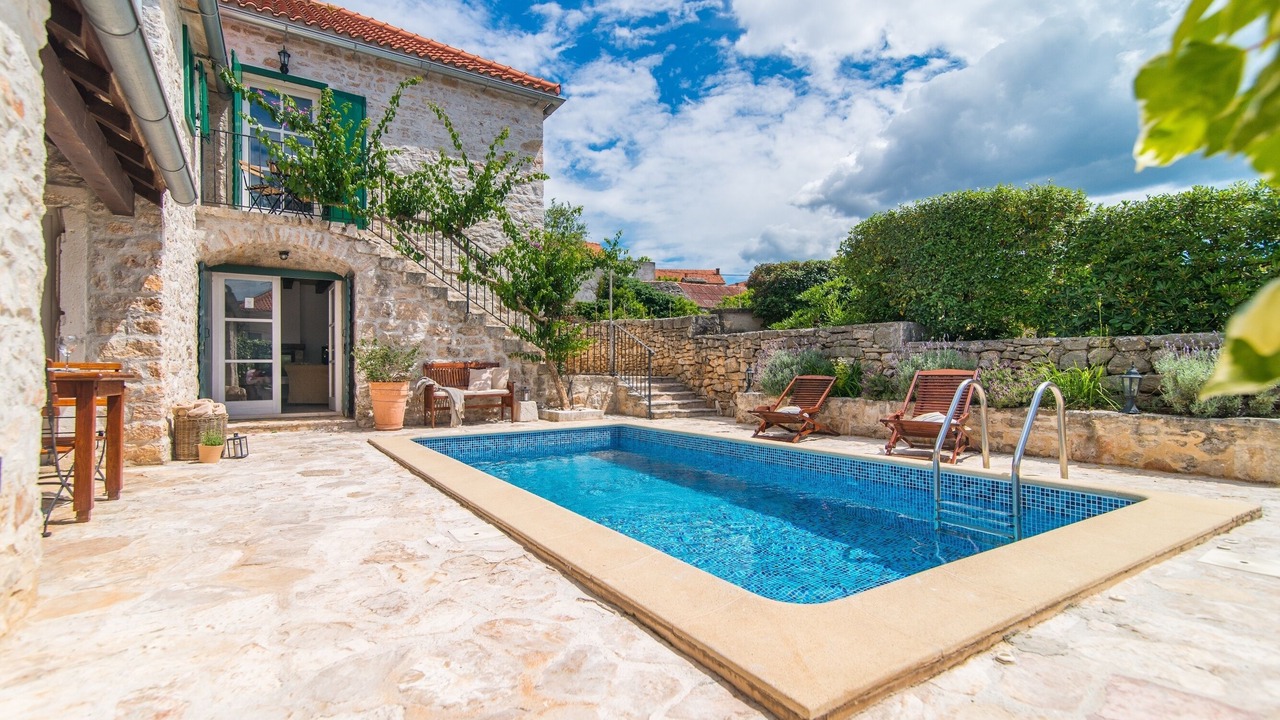 Photo of Outdoor in Mirce