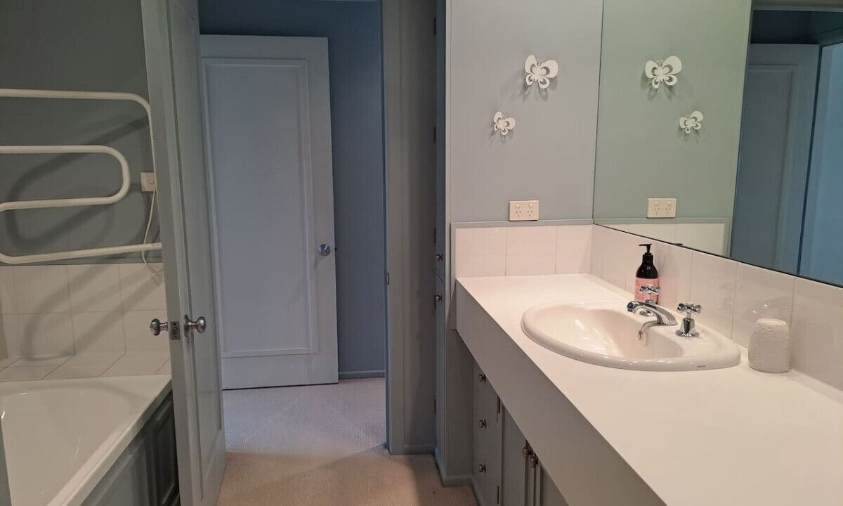 Photo of Bathroom in Rainbow Point