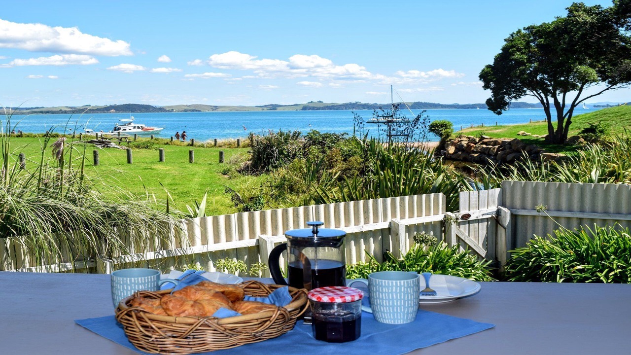 Photo of Others in Russell