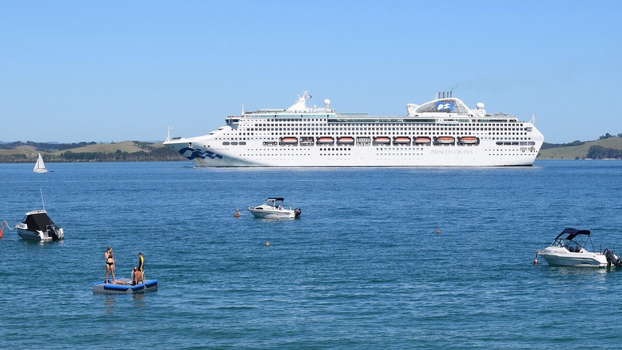 Photo of Others in Russell