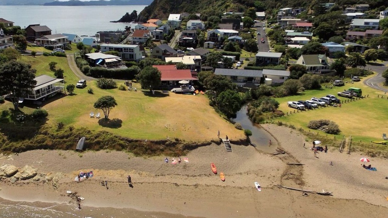 Photo of Others in Russell