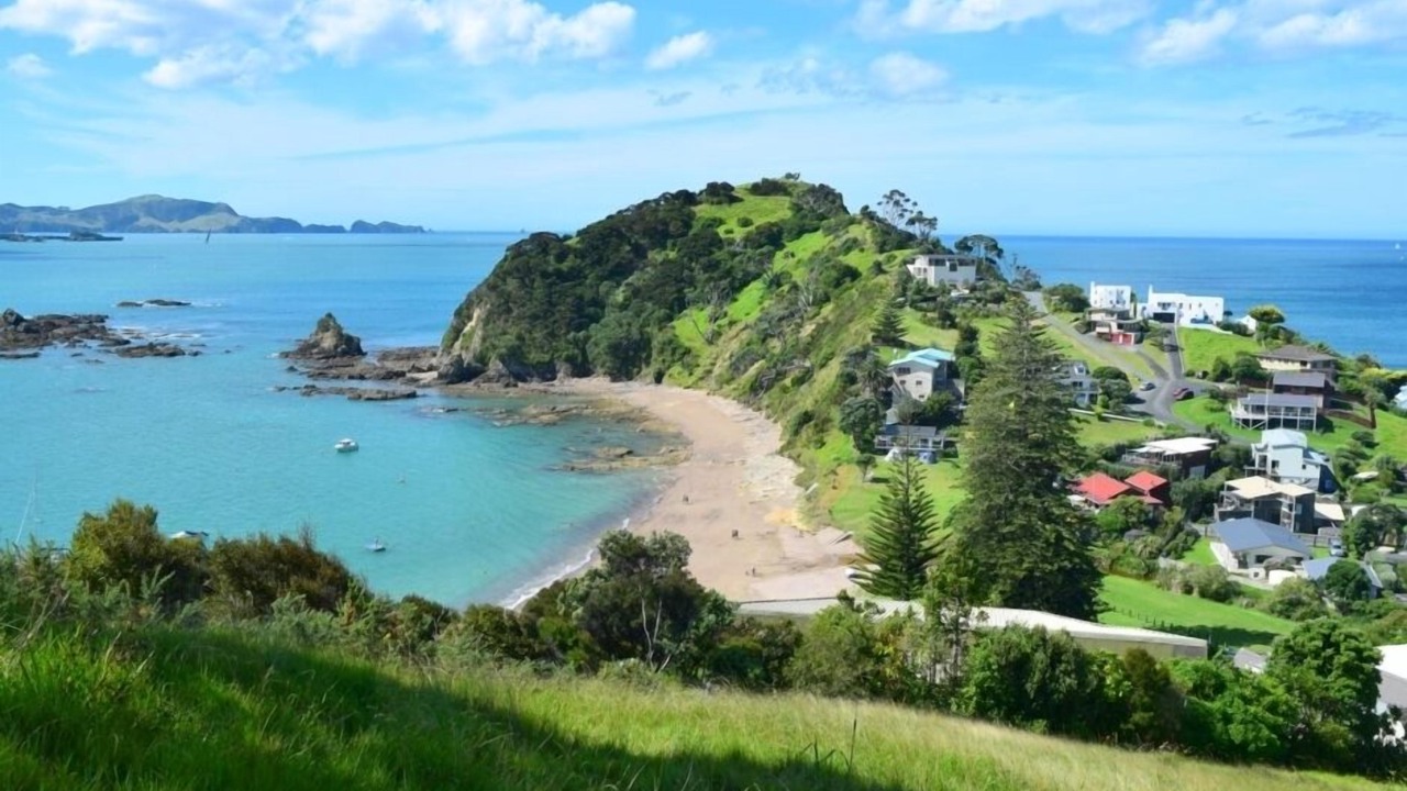 Photo of Others in Russell