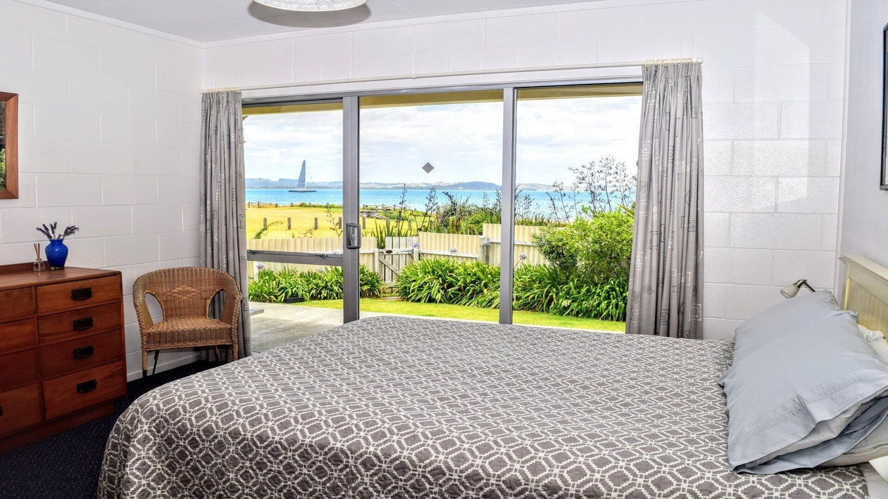 Photo of Others in Russell