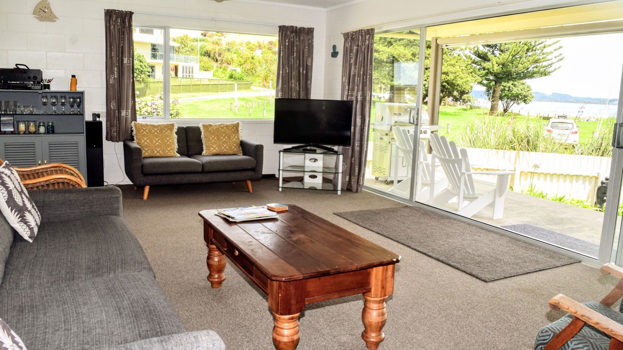 Photo of Livingroom in Russell