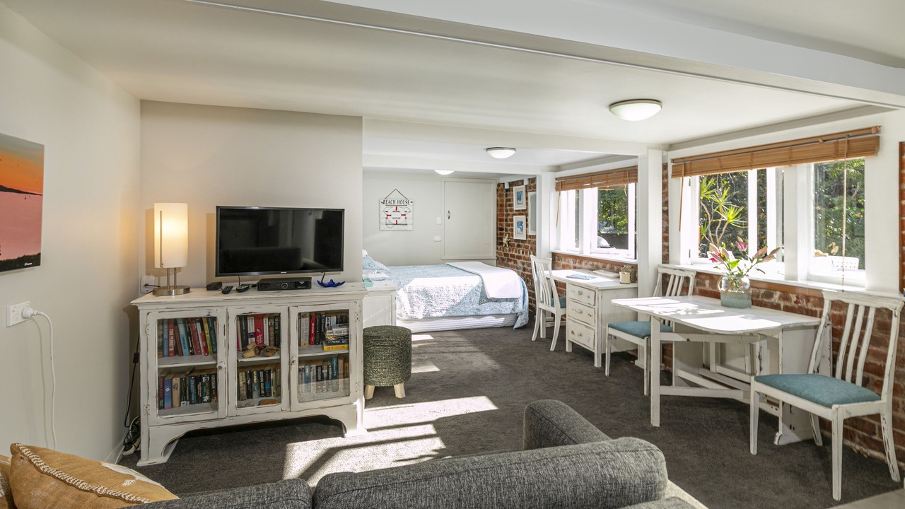 Photo of Others in Mairangi Bay