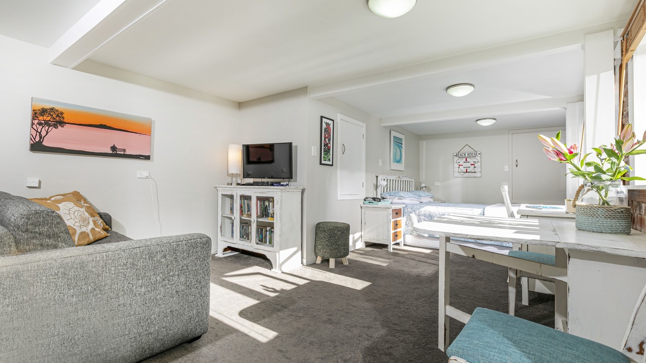 Photo of Others in Mairangi Bay