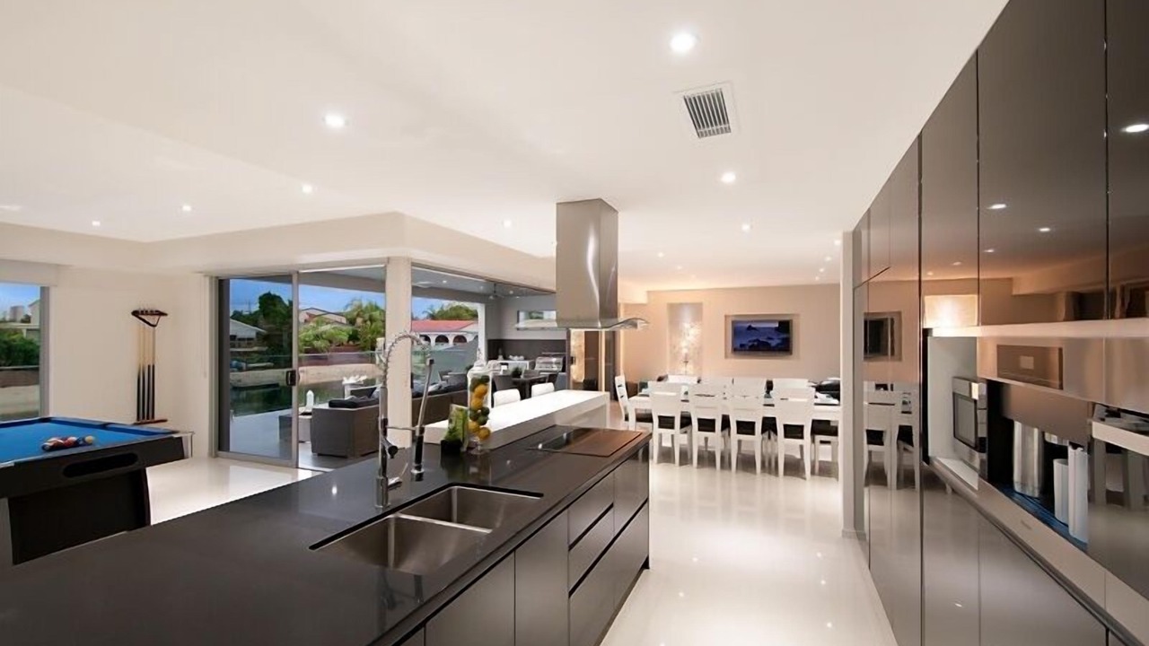 Photo of Others in Broadbeach Waters