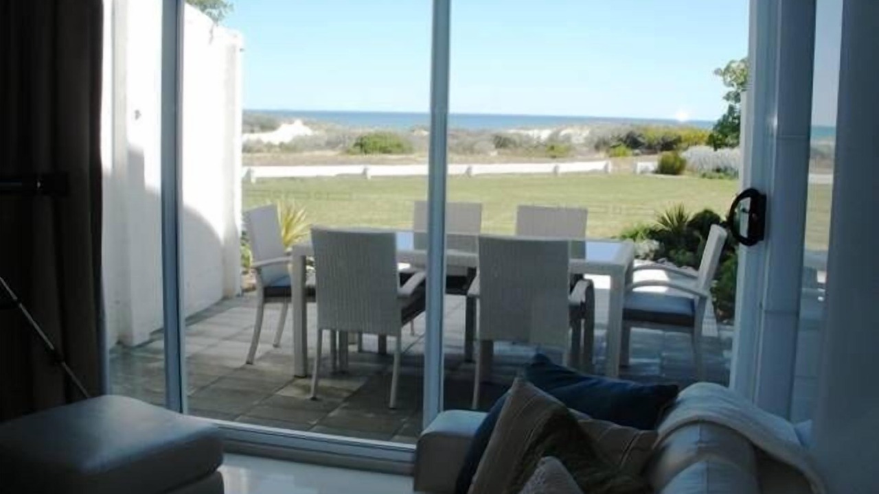 Photo of Livingroom in Semaphore Park