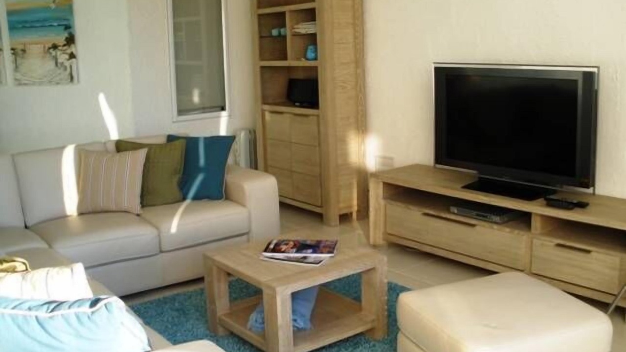 Photo of Livingroom in Semaphore Park