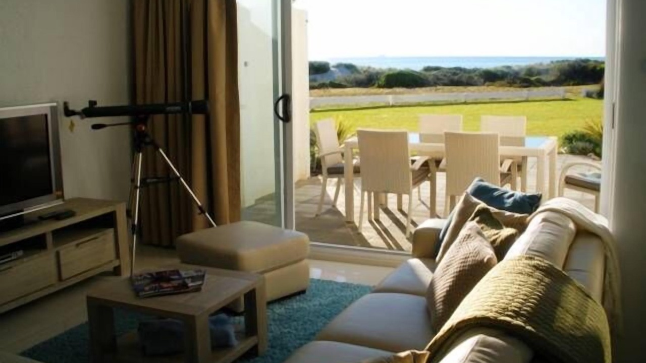 Photo of Livingroom in Semaphore Park