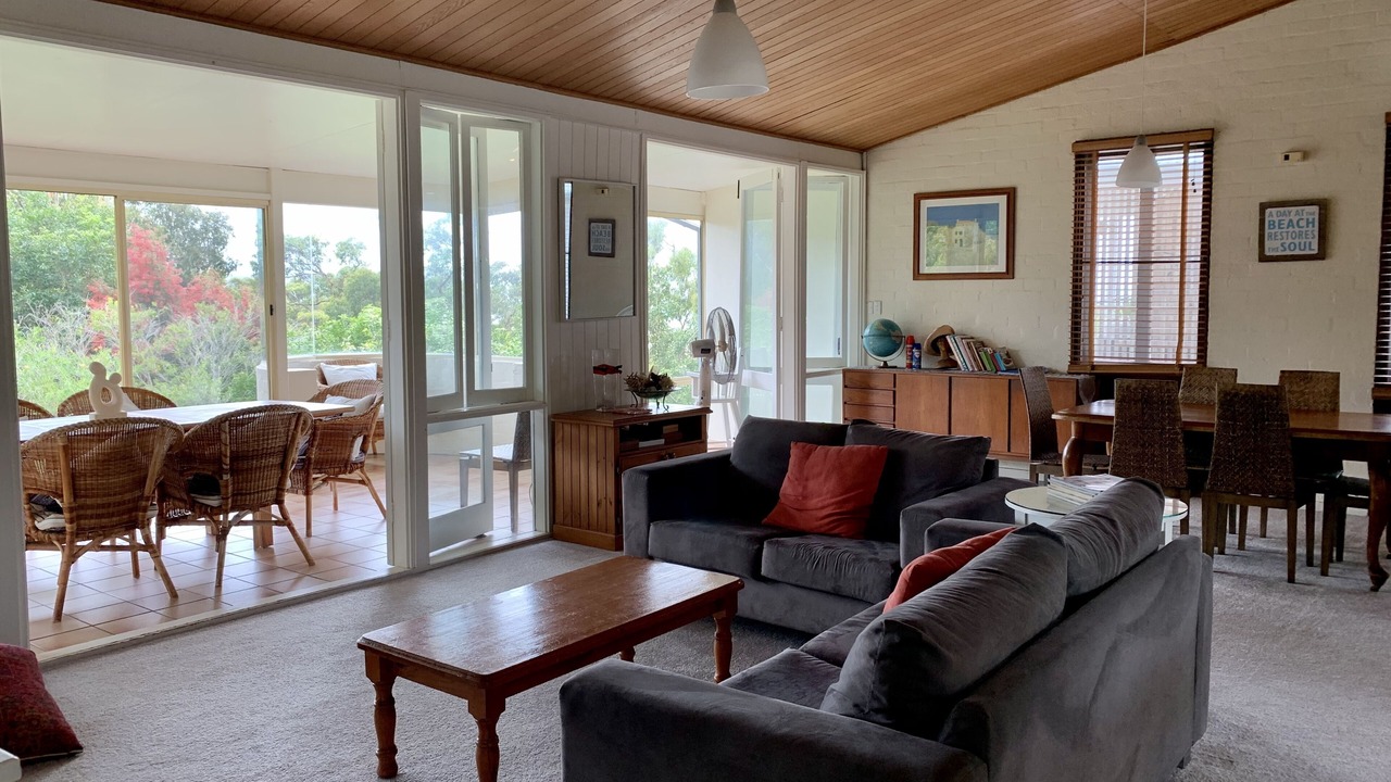 Photo of Livingroom in Macmasters Beach